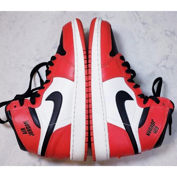 Nike Air Jordan 1 Retro High Rare Air Max Youth Sz. 5.5 Red & Black 705300-800 - Picture 9 of 16